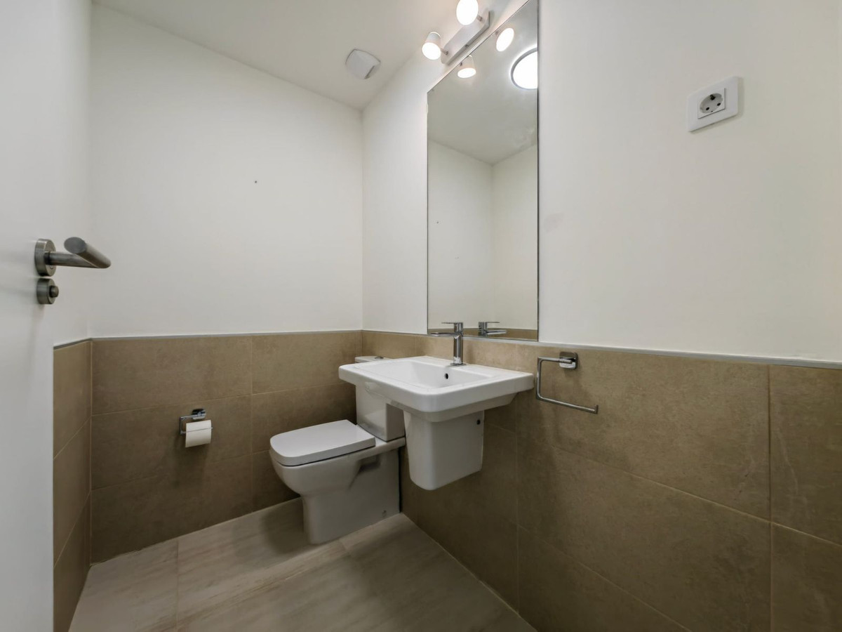 3 Bedroom Apartment for Sale in Estepona — 5