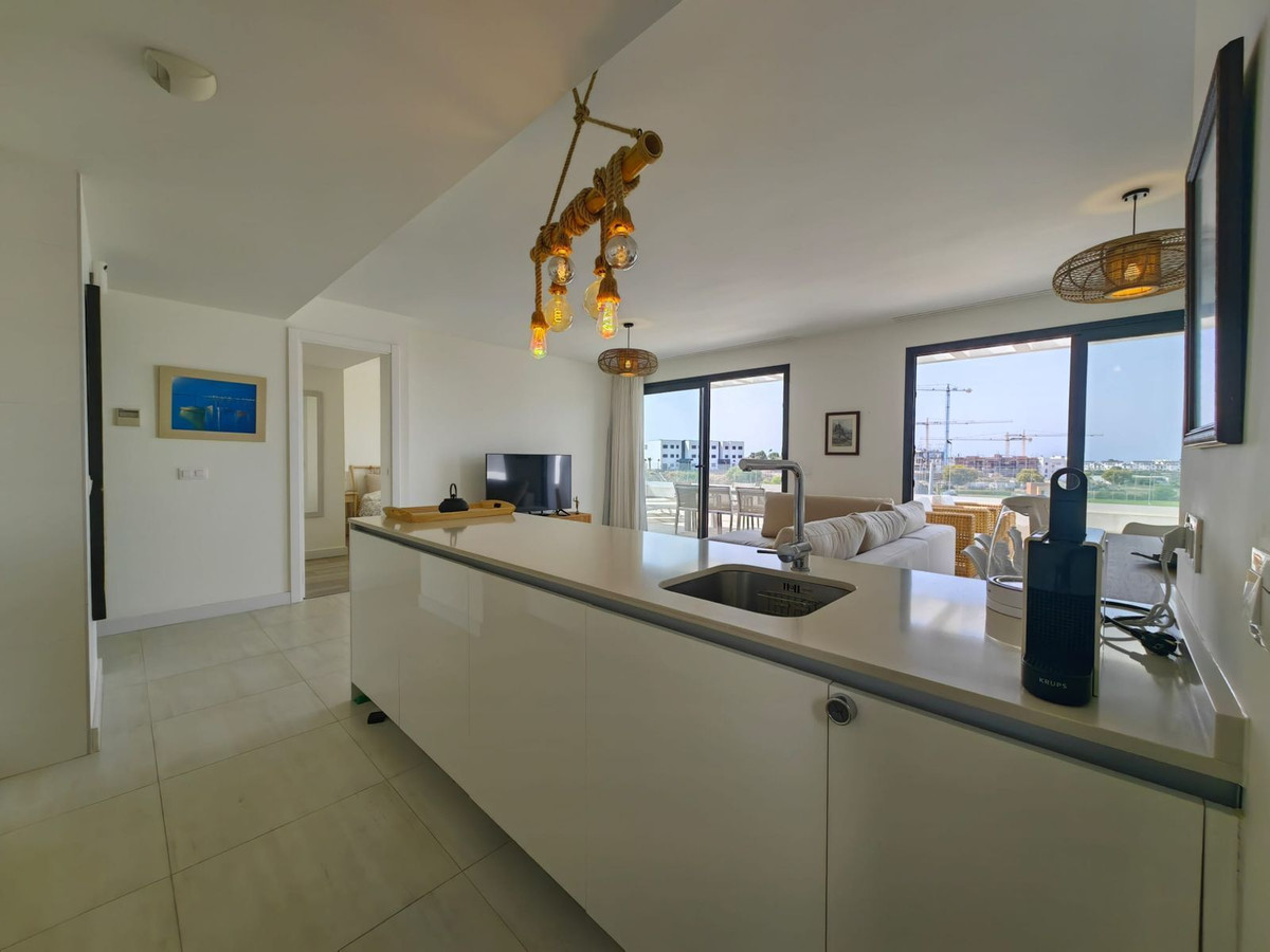 3 Bedroom Apartment for Sale in Estepona — 7