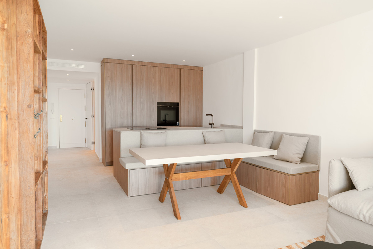 3 Bedroom Apartment for Sale in Nueva Andalucía — 3