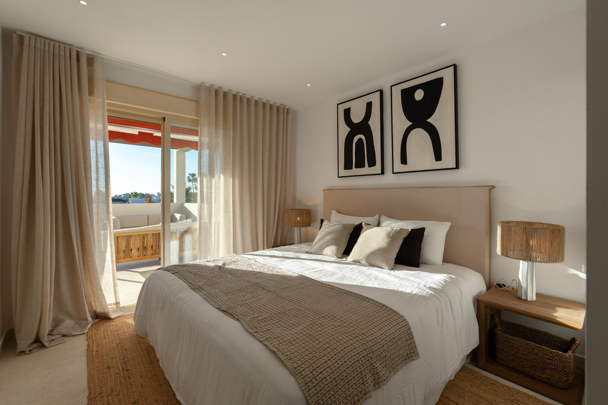 3 Bedroom Apartment for Sale in Nueva Andalucía — 4