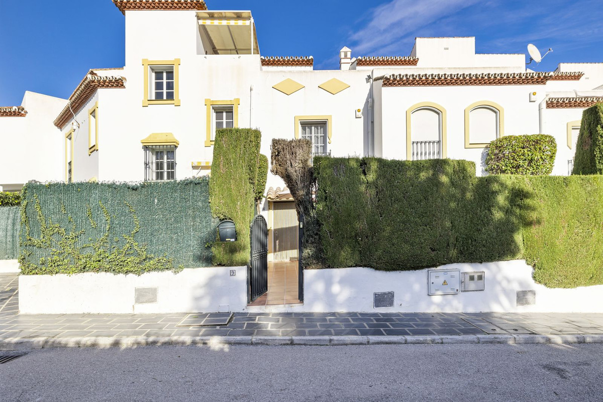 2 Bedroom Villa for Sale in Bel Air