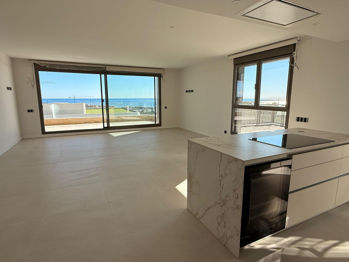 3 Bedroom Apartment for Sale in New Golden Mile