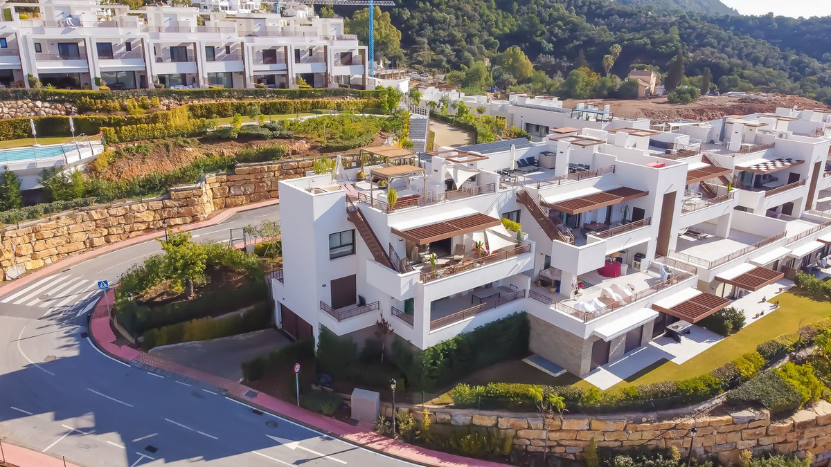 3 Bedroom Apartment for Sale in Istán — 3