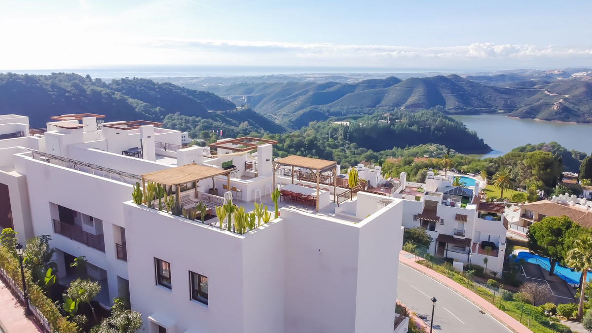 3 Bedroom Apartment for Sale in Istán — 8
