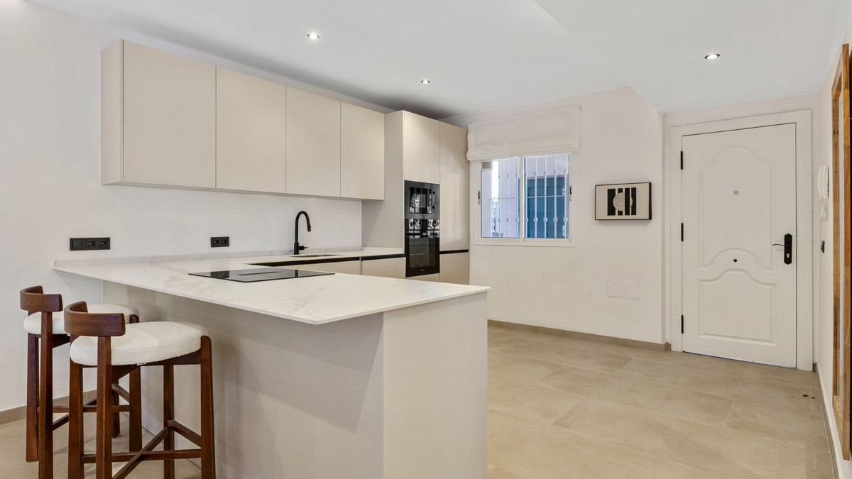 3 Bedroom Apartment for Sale in Nueva Andalucía — view 10