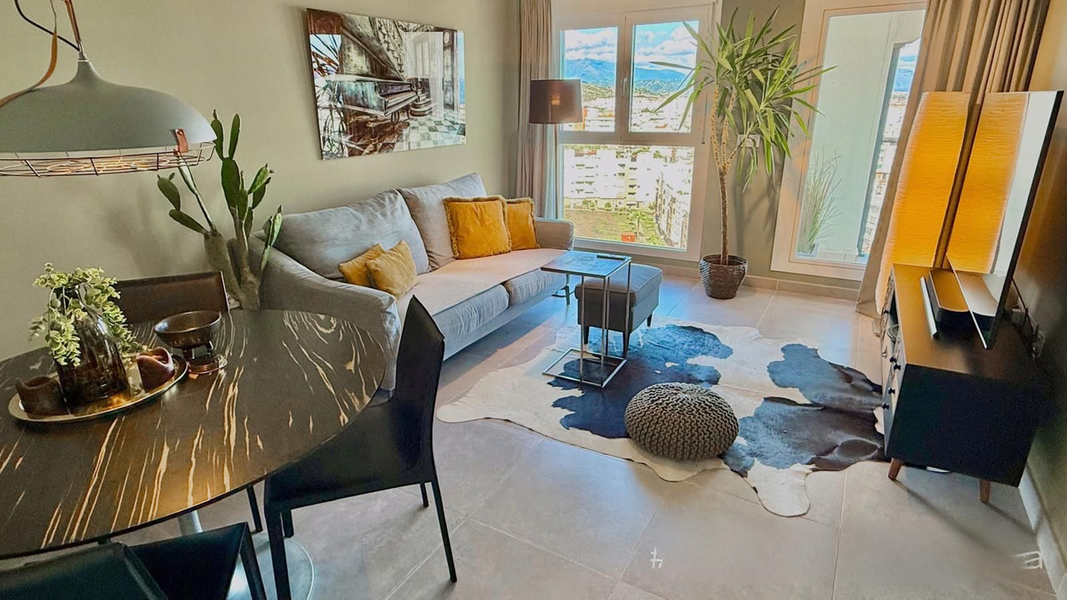 3 Bedroom Apartment for Sale in Estepona — 2
