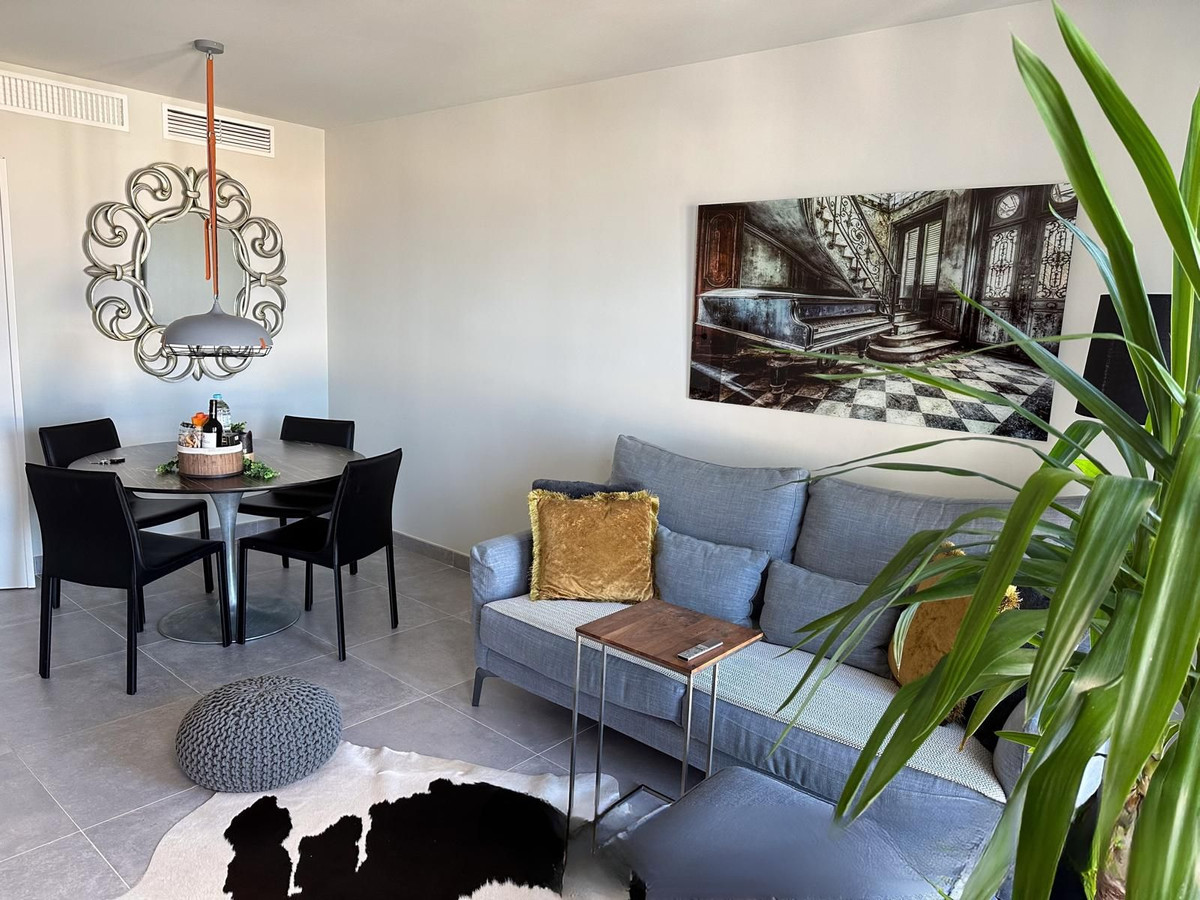 3 Bedroom Apartment for Sale in Estepona — 3