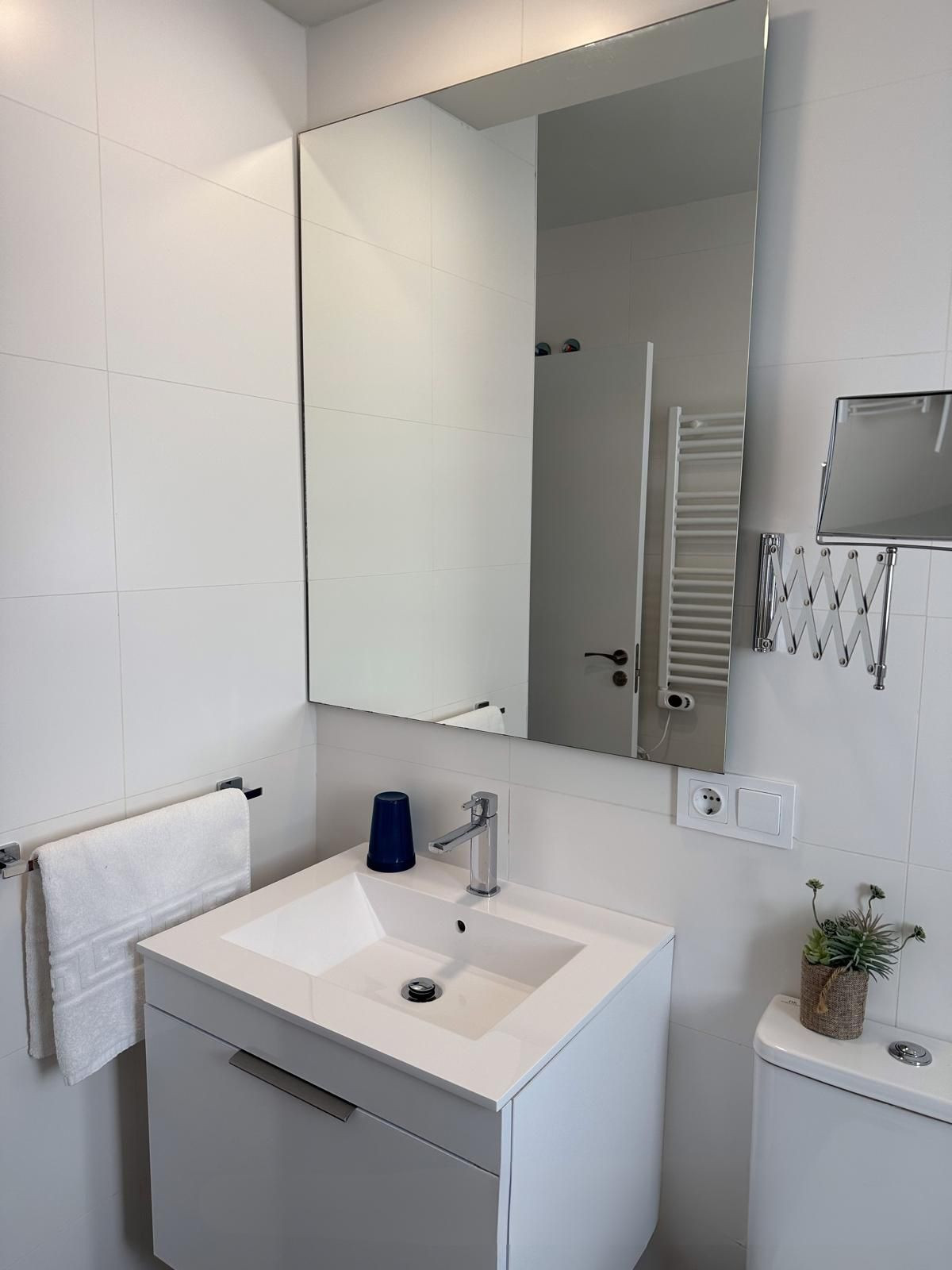 3 Bedroom Apartment for Sale in Estepona — view 10