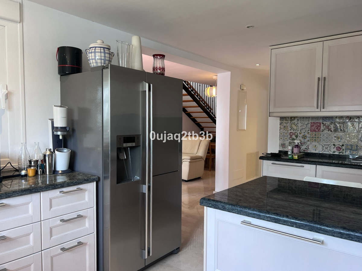 4 Bedroom Apartment for Sale in Nueva Andalucía — 9