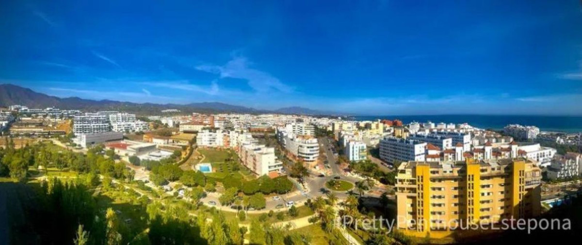 3 Bedroom Apartment for Sale in Estepona — 2
