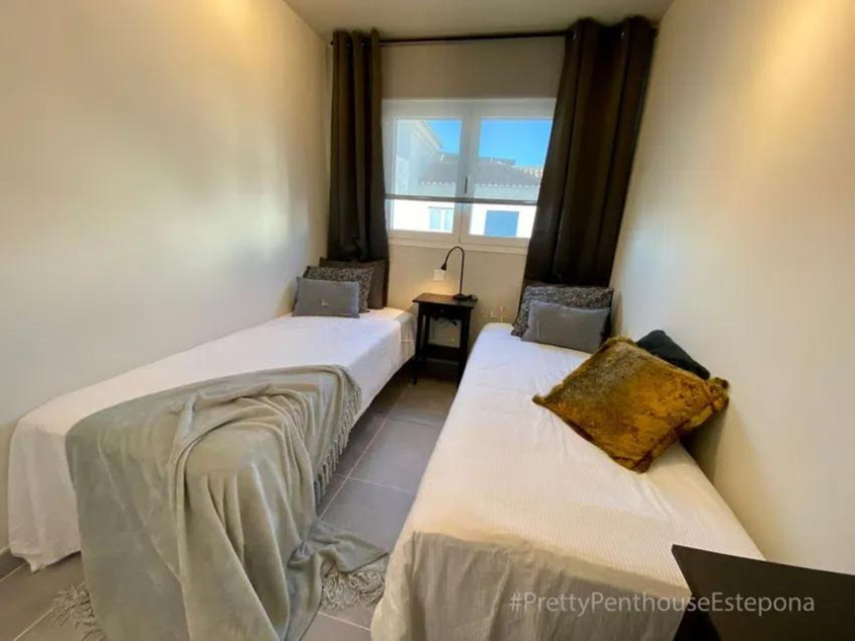 3 Bedroom Apartment for Sale in Estepona — 8