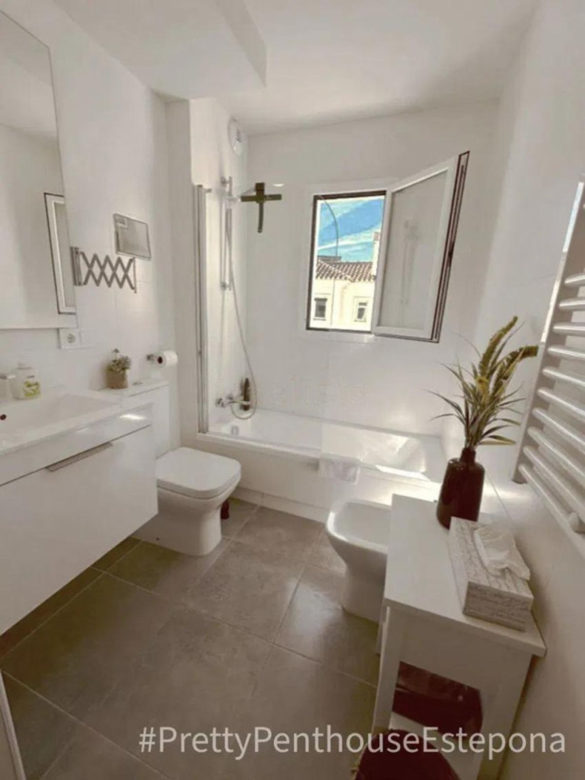 3 Bedroom Apartment for Sale in Estepona — 9