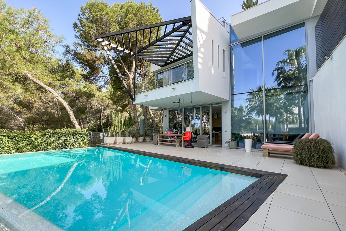 4 Bedroom Villa for Sale in Sierra Blanca