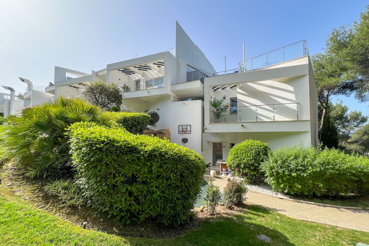 4 Bedroom Villa for Sale in Sierra Blanca — 2