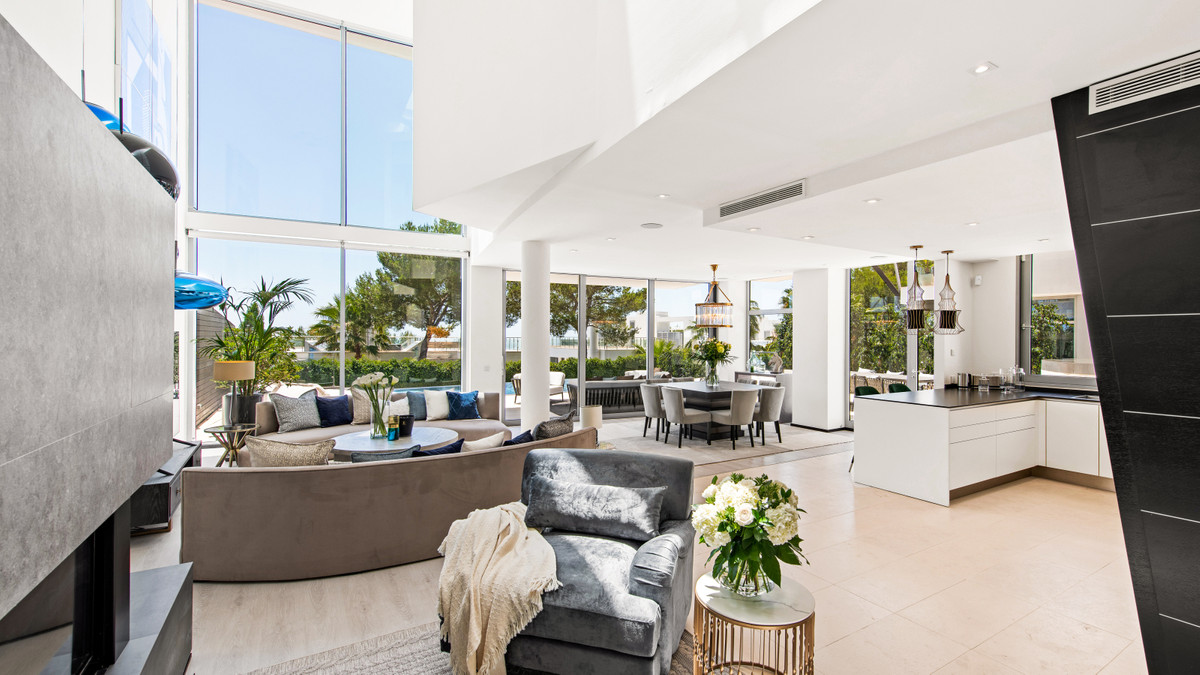 4 Bedroom Villa for Sale in Sierra Blanca — 5