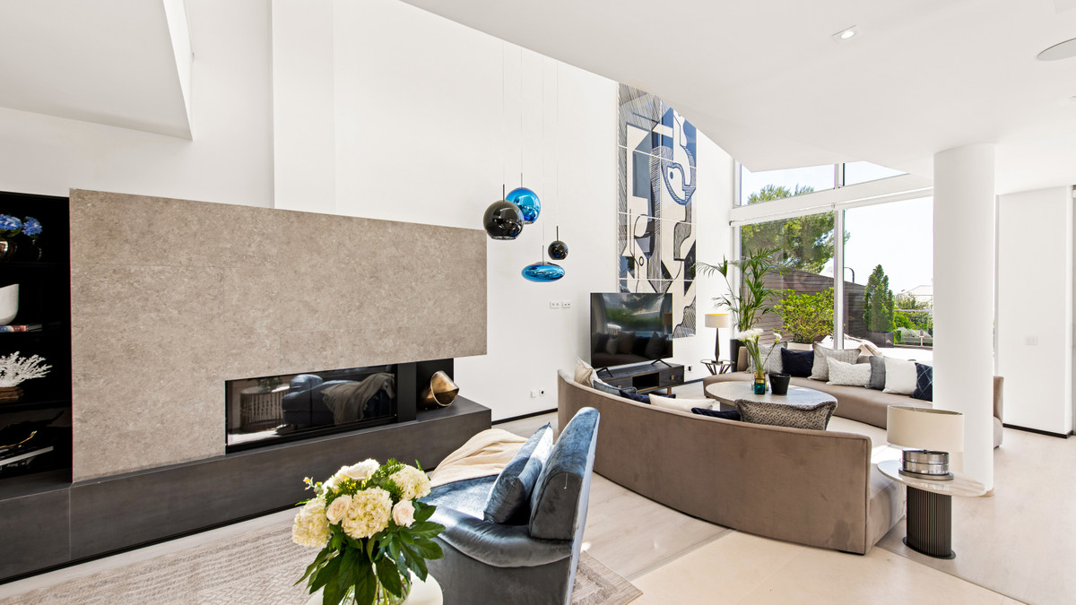 4 Bedroom Villa for Sale in Sierra Blanca — 9