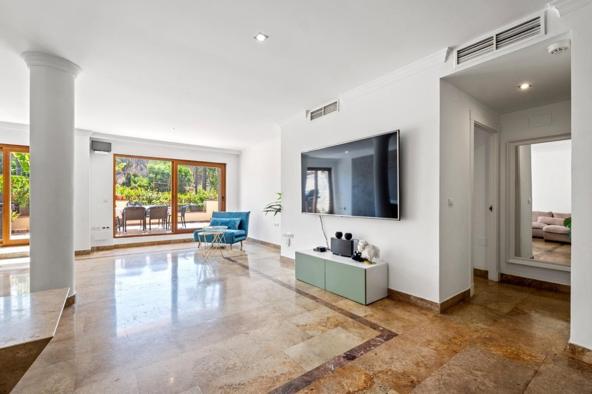 3 Bedroom Apartment for Sale in The Golden Mile — 4