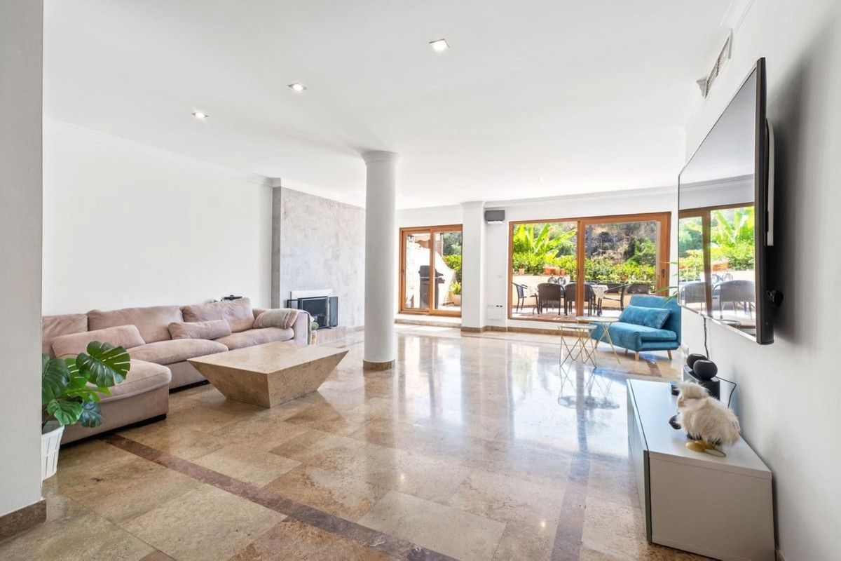 3 Bedroom Apartment for Sale in The Golden Mile — 5