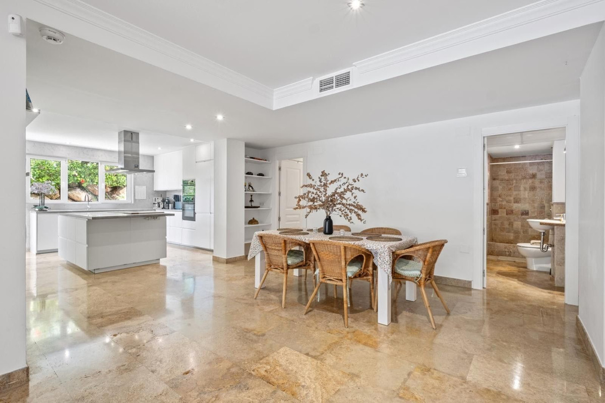 3 Bedroom Apartment for Sale in The Golden Mile — 7