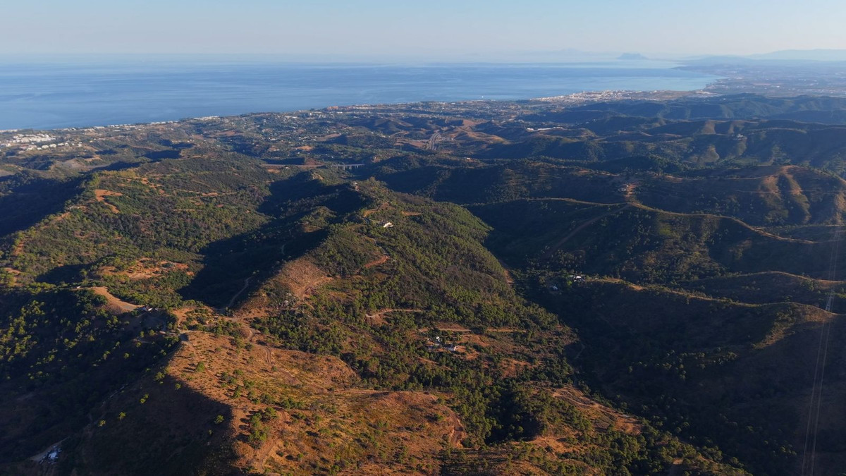 Plot for Sale in Estepona — 2