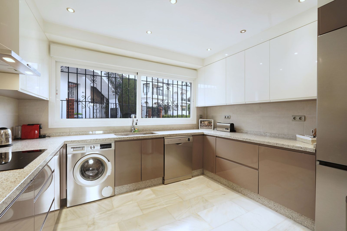 2 Bedroom Apartment for Sale in El Paraiso — 7
