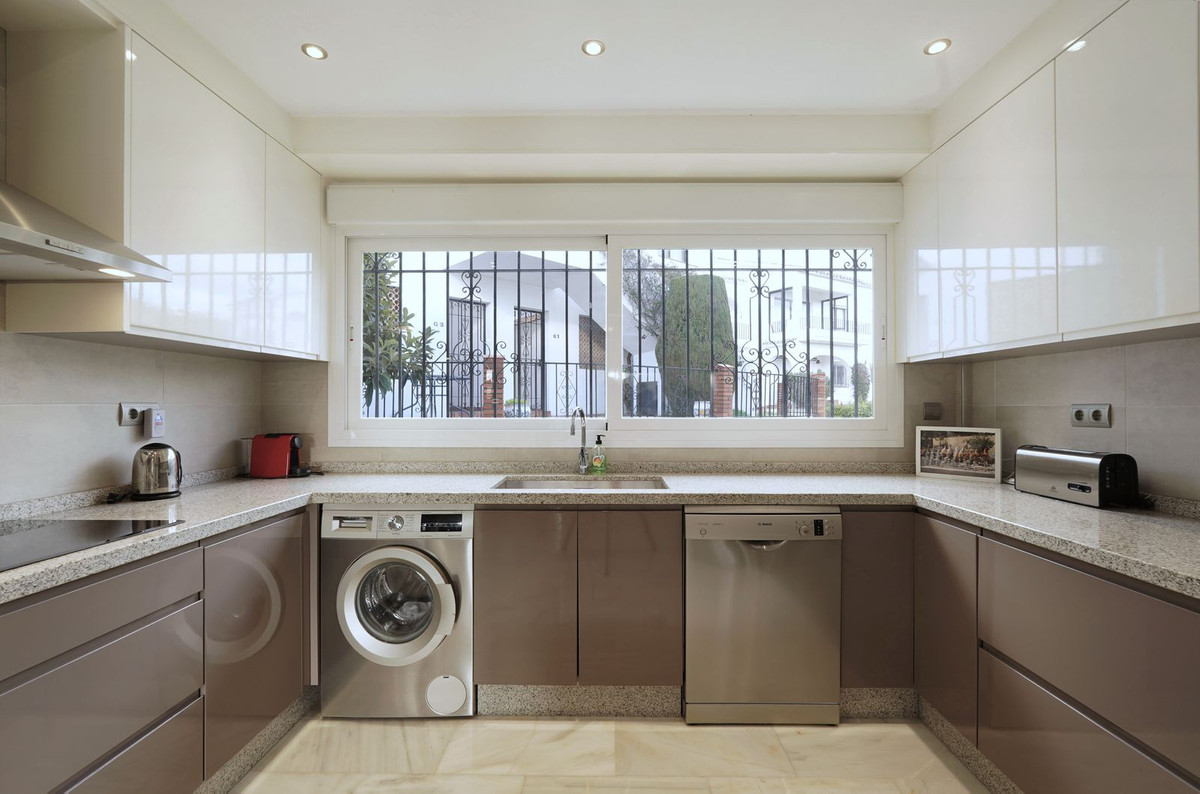 2 Bedroom Apartment for Sale in El Paraiso — 8