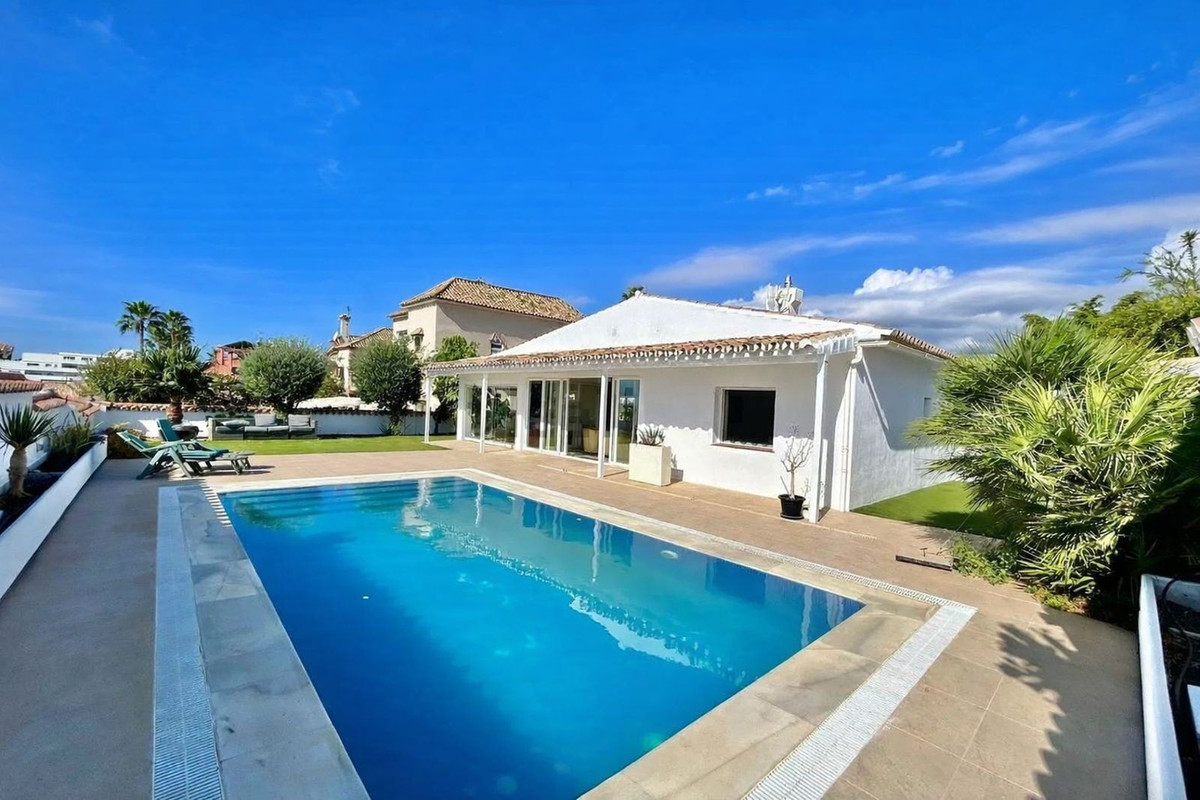 3 Bedroom Villa for Sale in San Pedro de Alcántara — 2