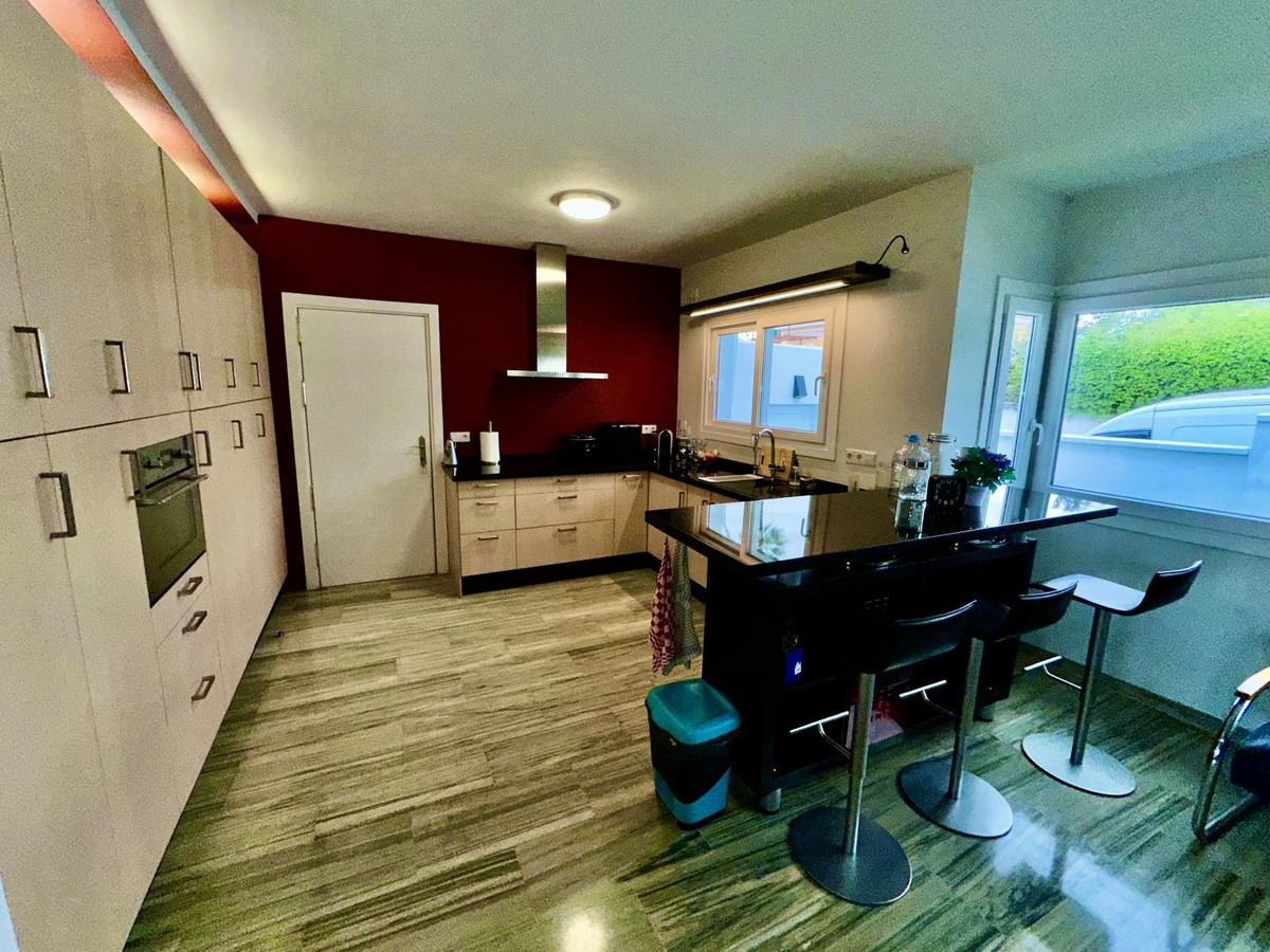 3 Bedroom Villa for Sale in San Pedro de Alcántara — 5