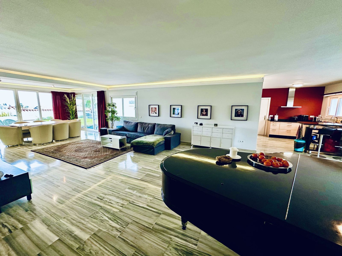 3 Bedroom Villa for Sale in San Pedro de Alcántara — 8