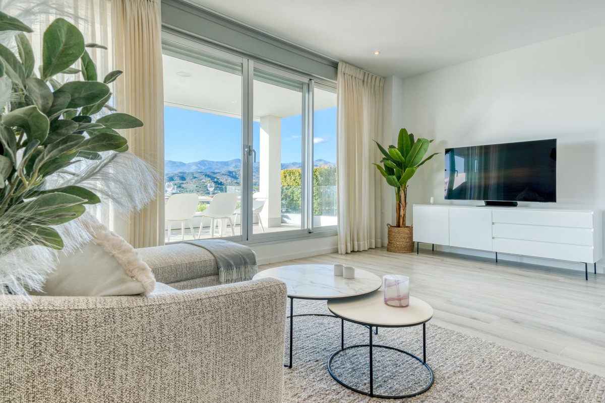 3 Bedroom Apartment for Sale in Estepona — 3