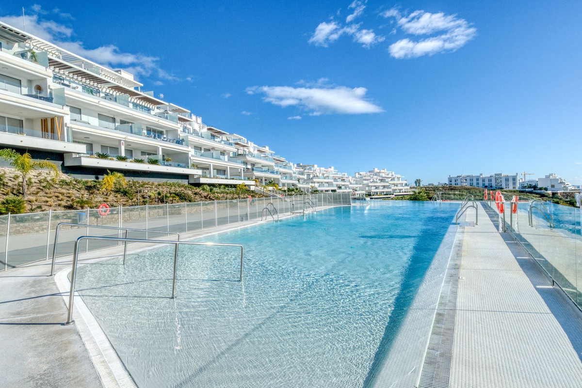 3 Bedroom Apartment for Sale in Estepona — 4