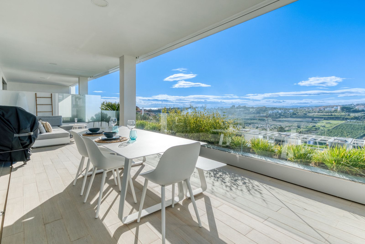 3 Bedroom Apartment for Sale in Estepona — 8