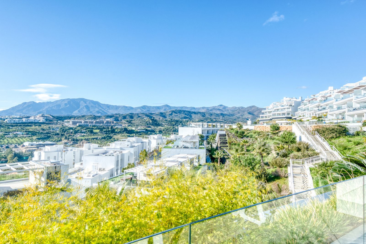3 Bedroom Apartment for Sale in Estepona — 9