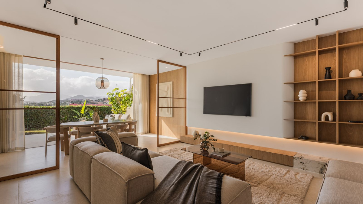 4 Bedroom Villa for Sale in Nueva Andalucía — 2