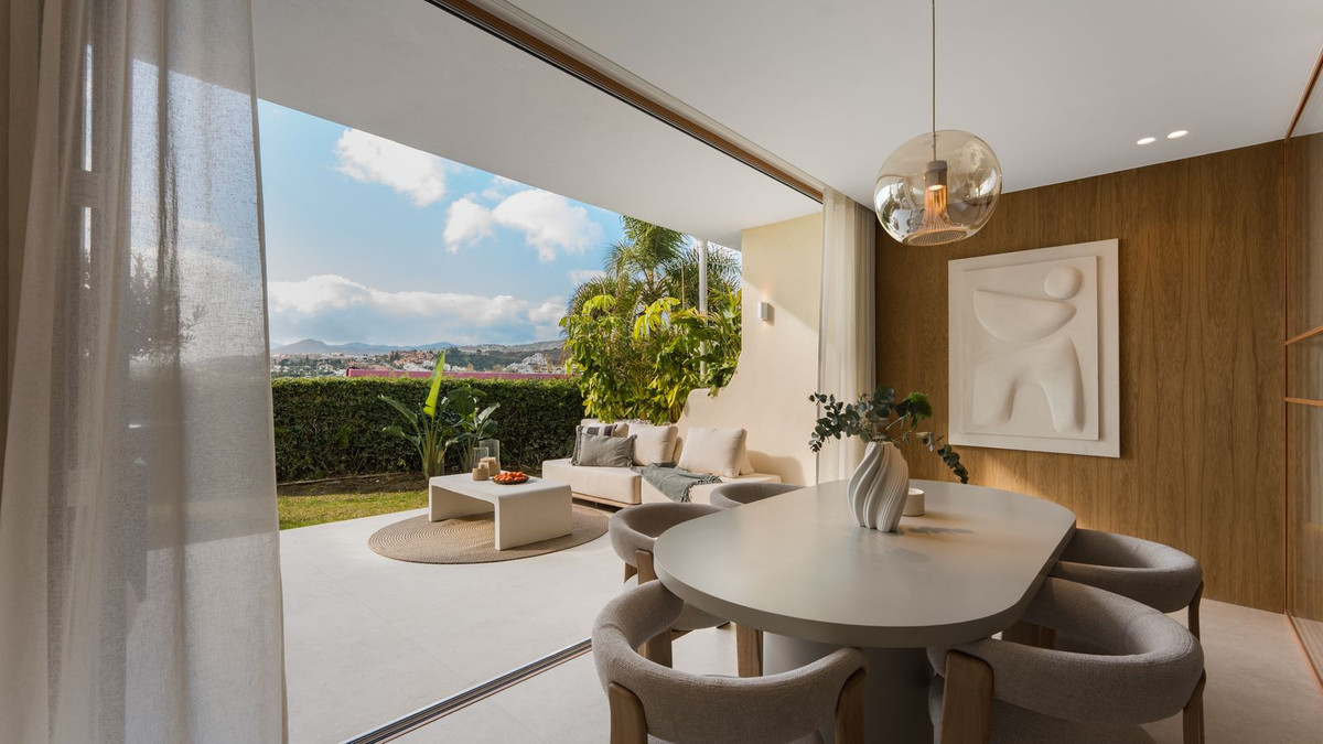 4 Bedroom Villa for Sale in Nueva Andalucía — 4