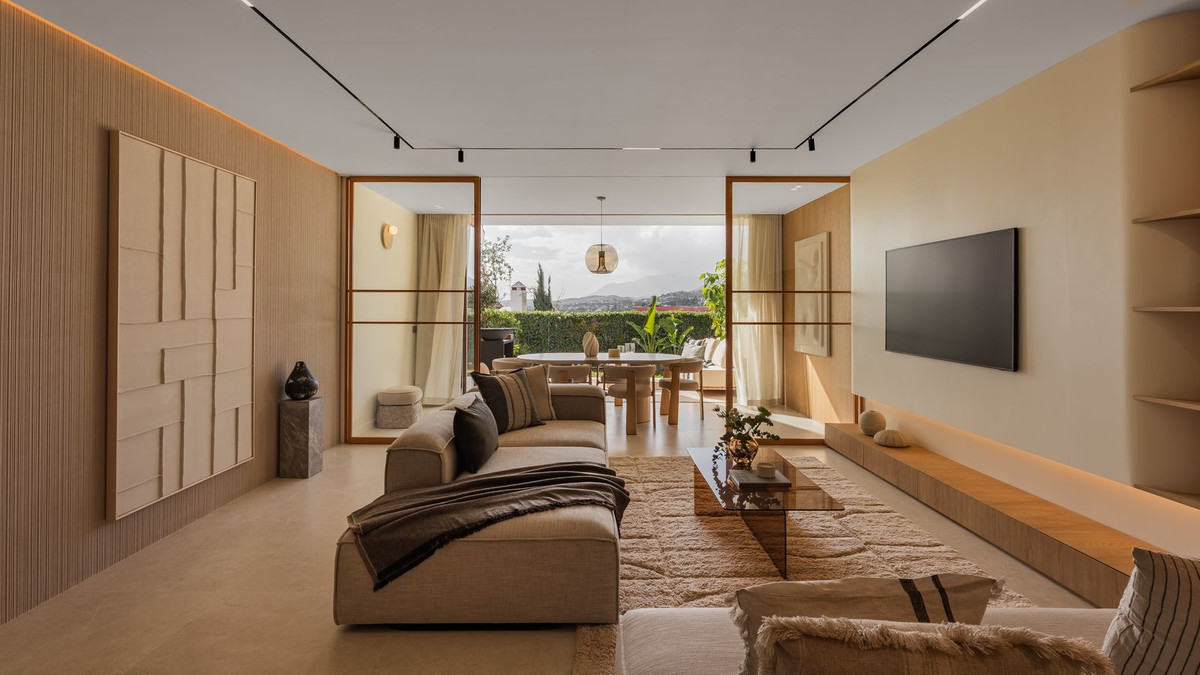 4 Bedroom Villa for Sale in Nueva Andalucía — 5