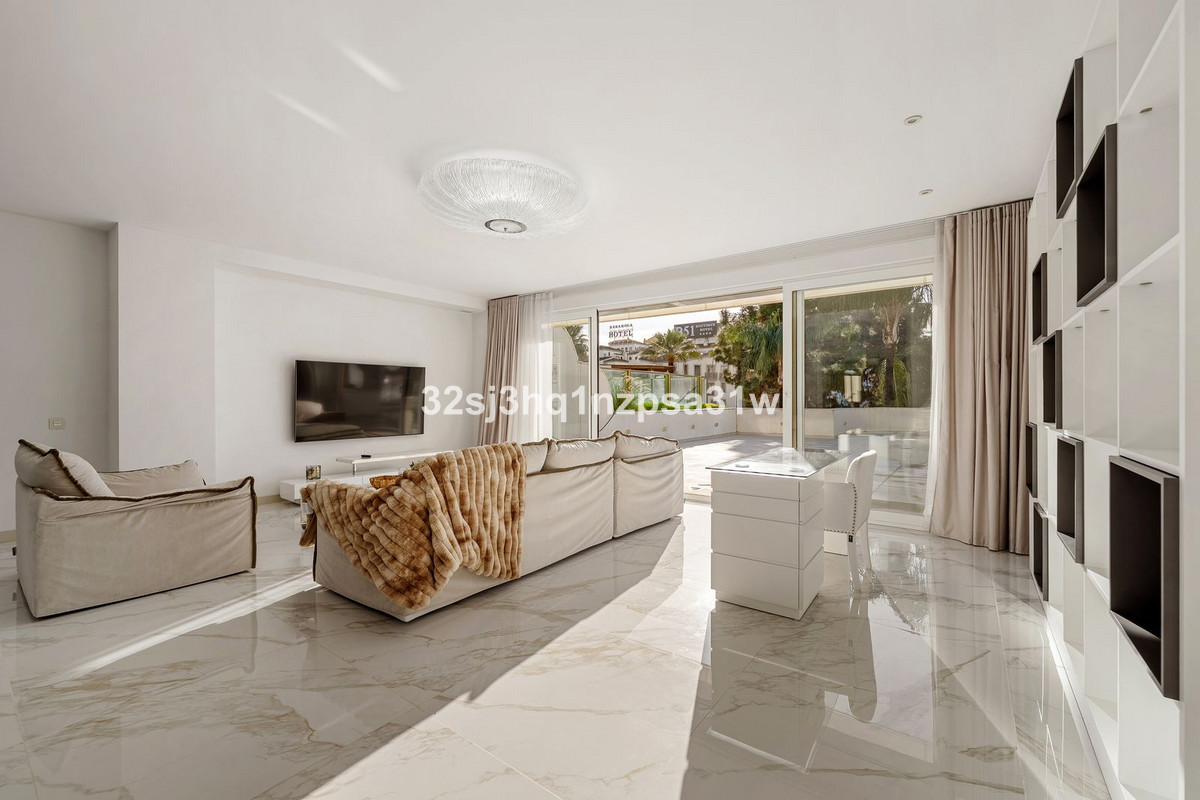 3 Bedroom Apartment for Sale in Marbella — 4