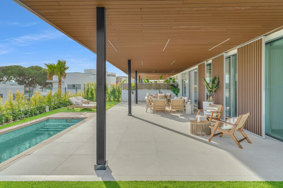 4 Bedroom Apartment for Sale in Marbella — 9