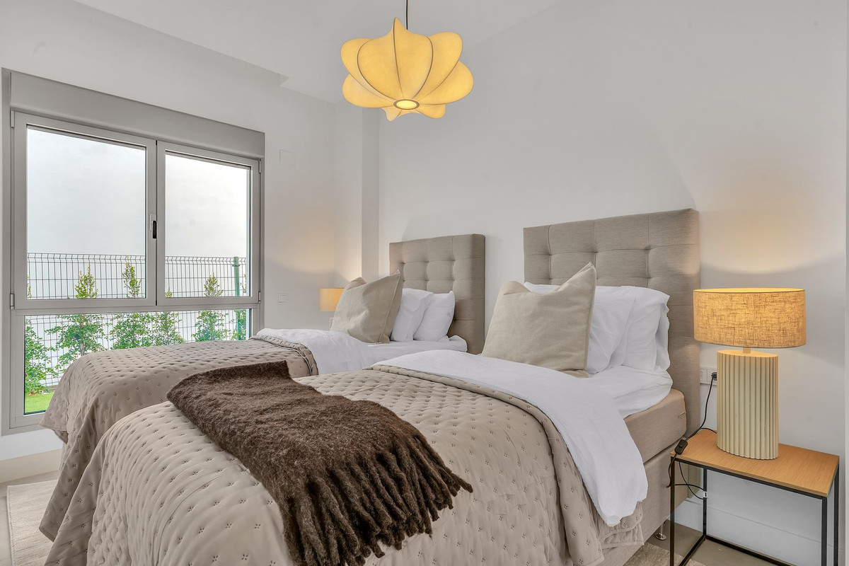 4 Bedroom Apartment for Sale in Marbella — view 10
