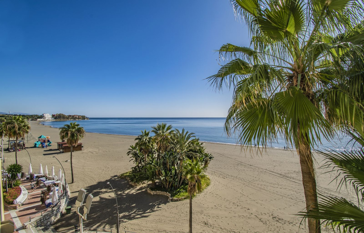 2 Bedroom Apartment for Sale in Estepona — 4