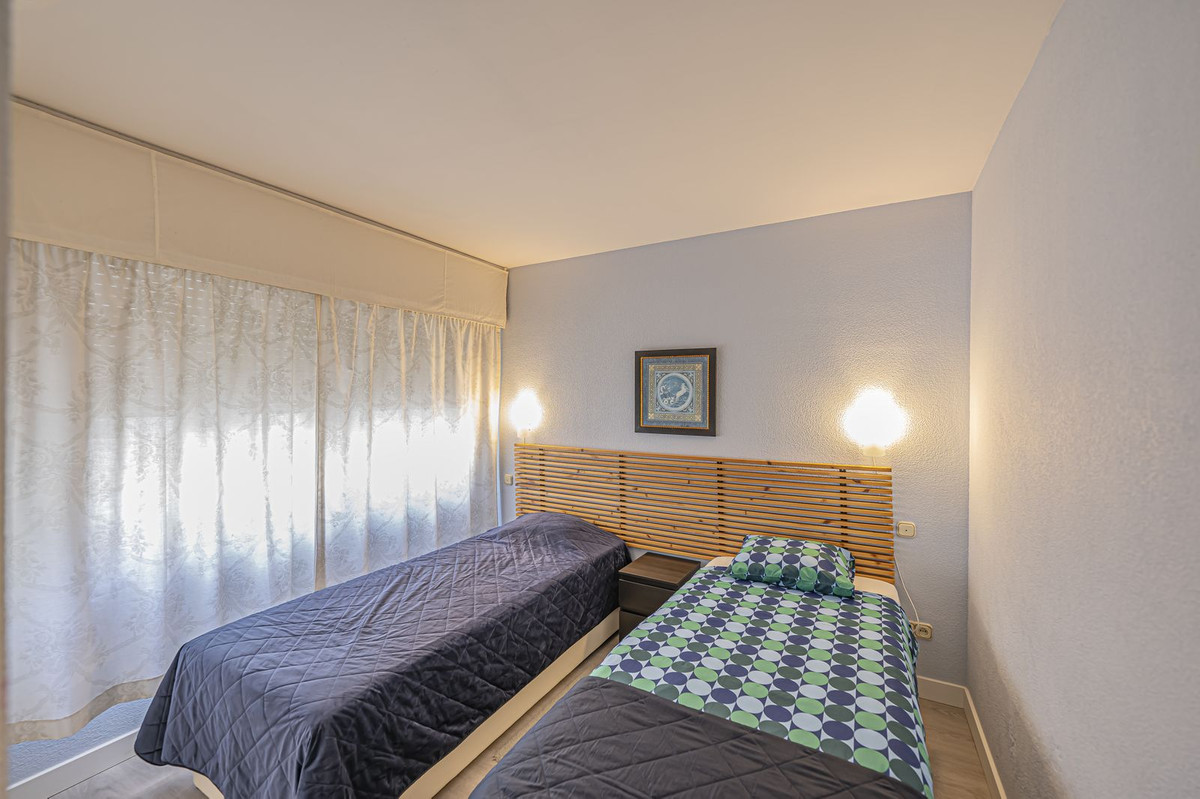 2 Bedroom Apartment for Sale in Estepona — 8