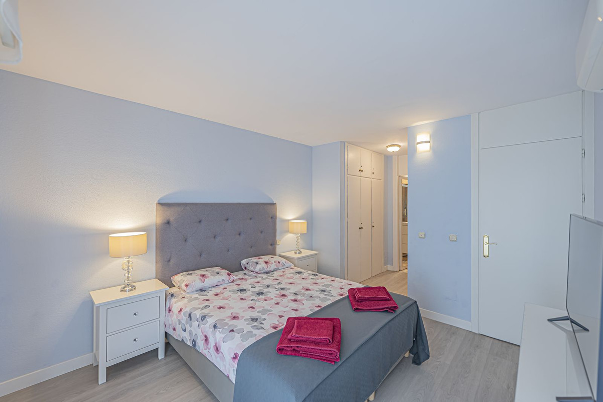2 Bedroom Apartment for Sale in Estepona — view 10