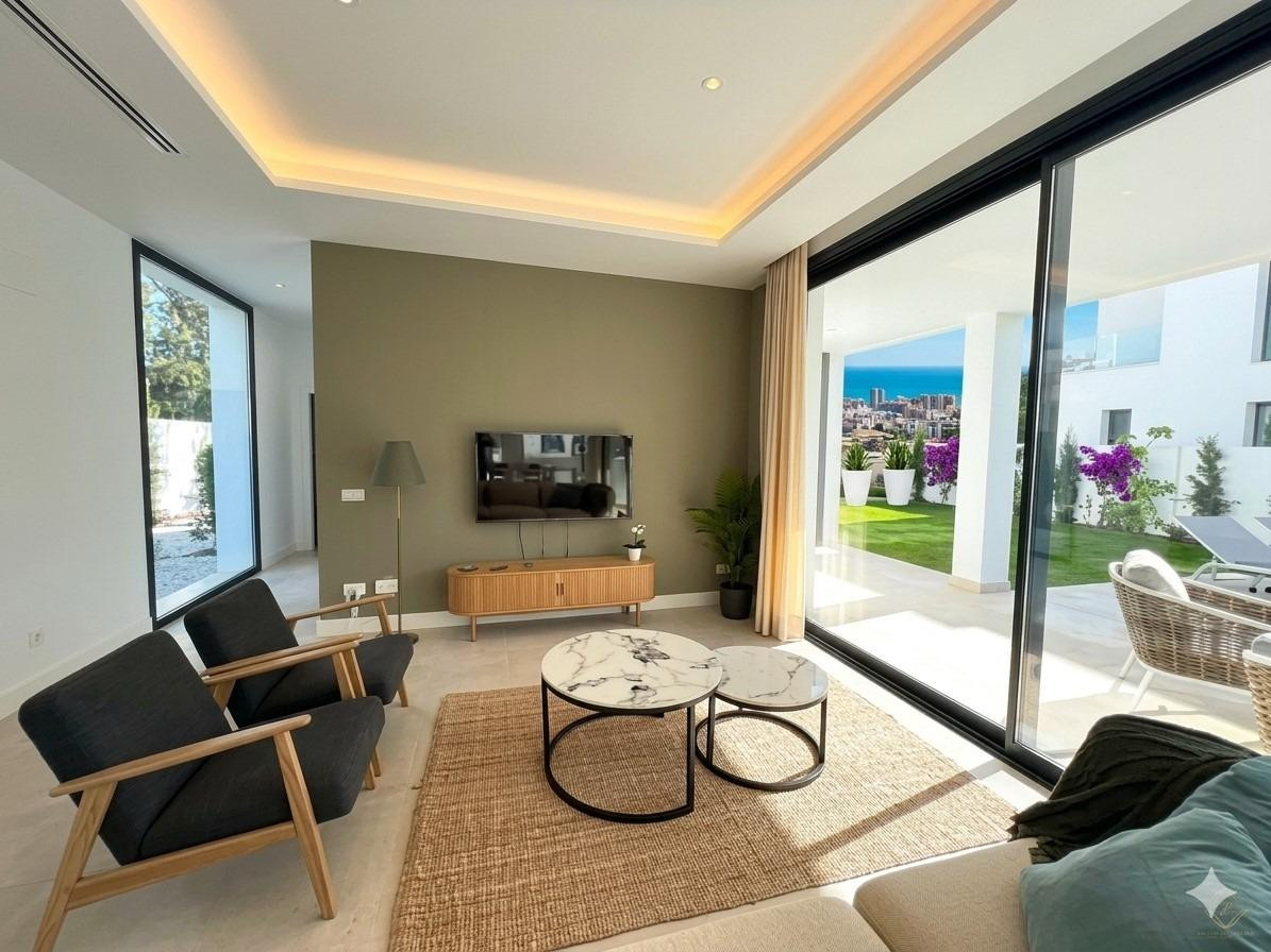 6 Bedroom Villa for Sale in Estepona — 7