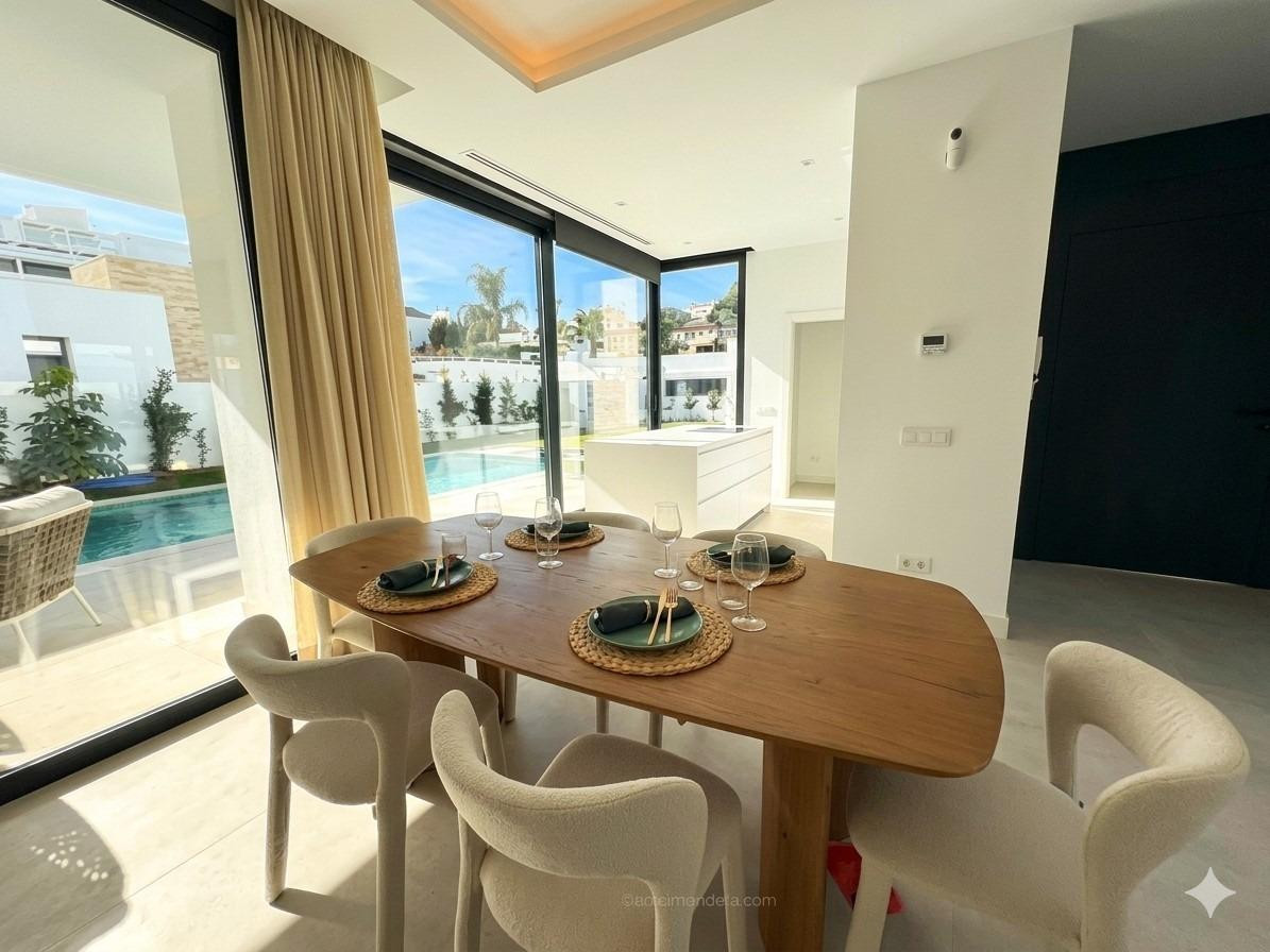 6 Bedroom Villa for Sale in Estepona — 8
