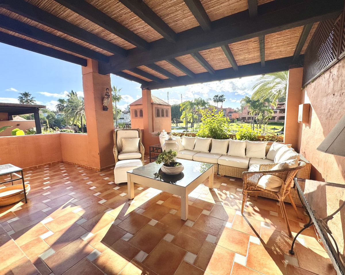 4 Bedroom Apartment for Sale in Guadalmina Baja