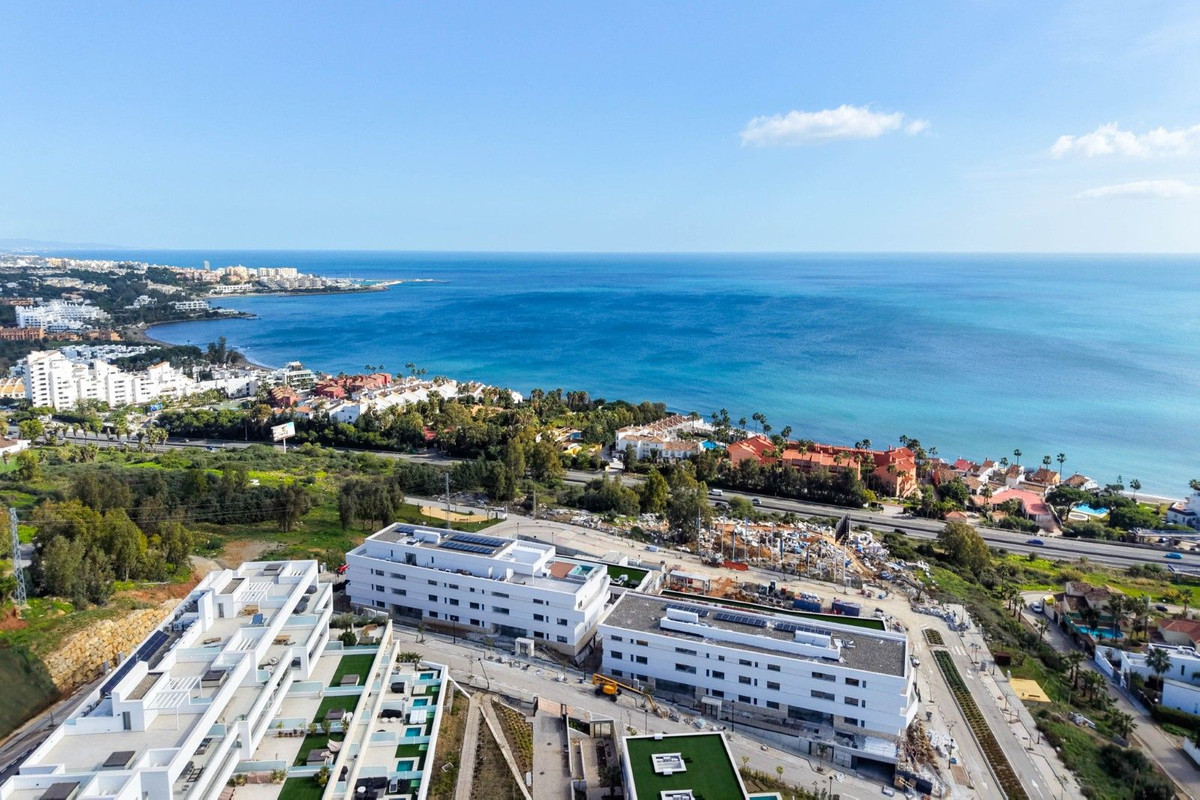 3 Bedroom Apartment for Sale in Estepona — 3