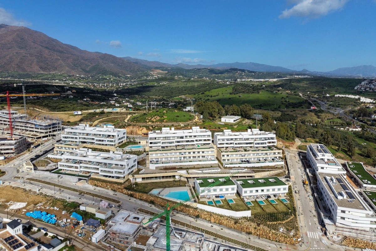 3 Bedroom Apartment for Sale in Estepona — 9