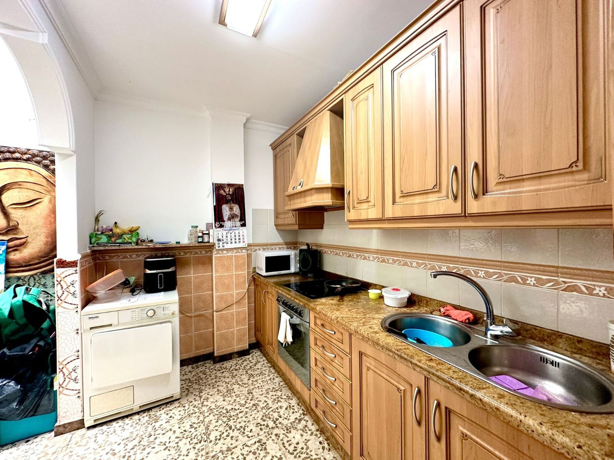 2 Bedroom Apartment for Sale in Estepona — 4