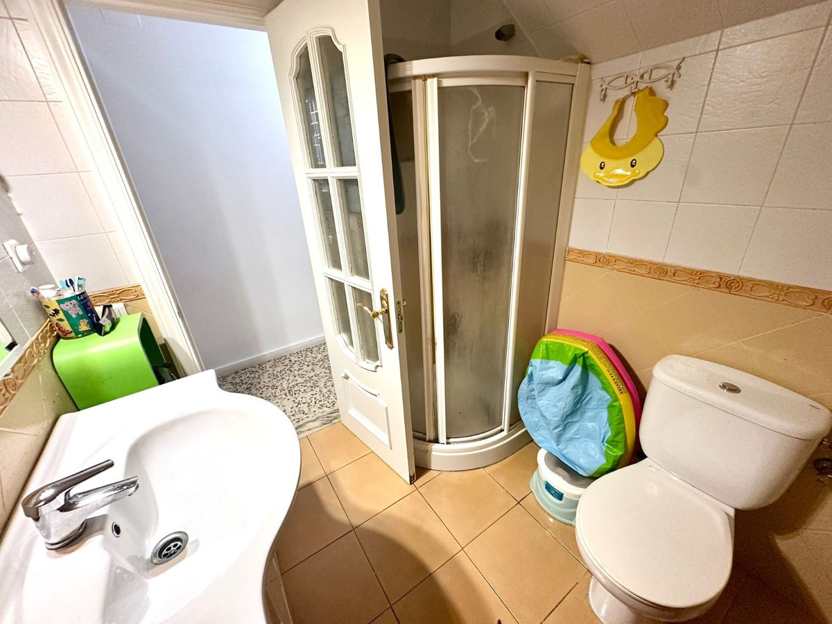 2 Bedroom Apartment for Sale in Estepona — 7