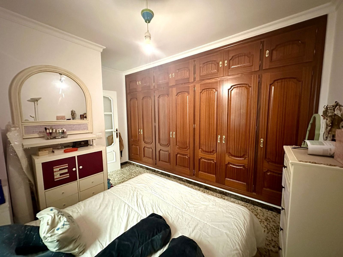 2 Bedroom Apartment for Sale in Estepona — view 10
